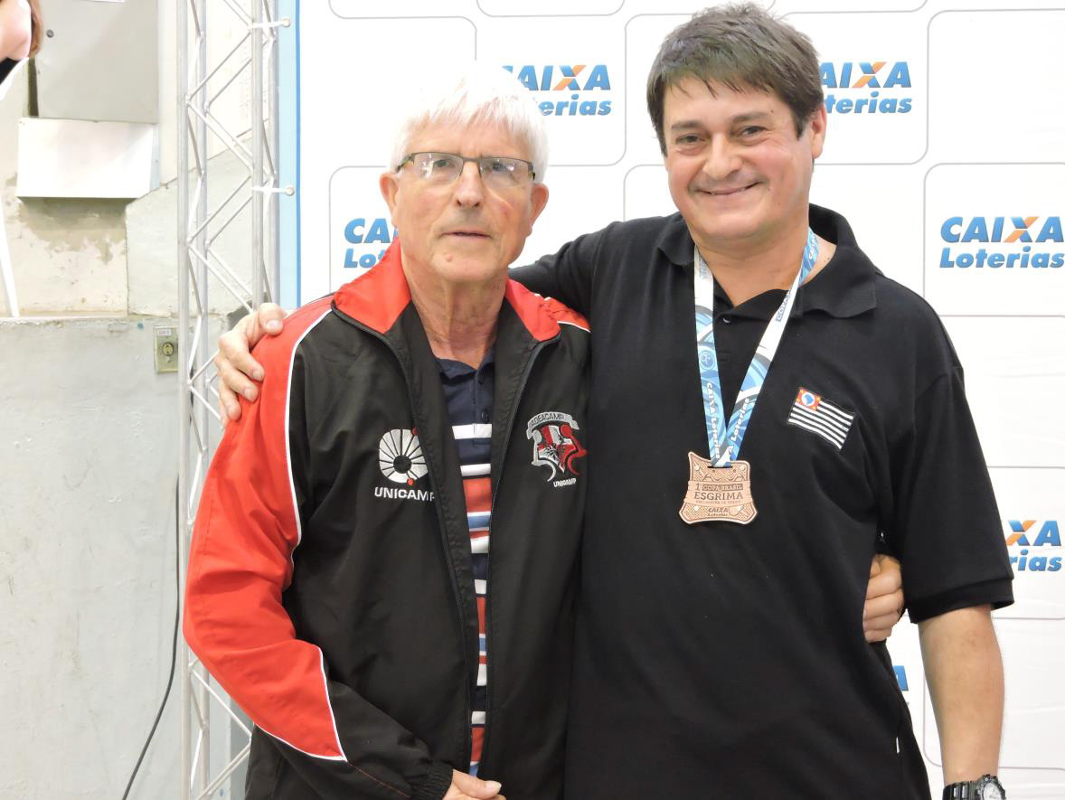 Mestre D’armas Jean Deleplancque e o atleta Eduardo Oliveira
